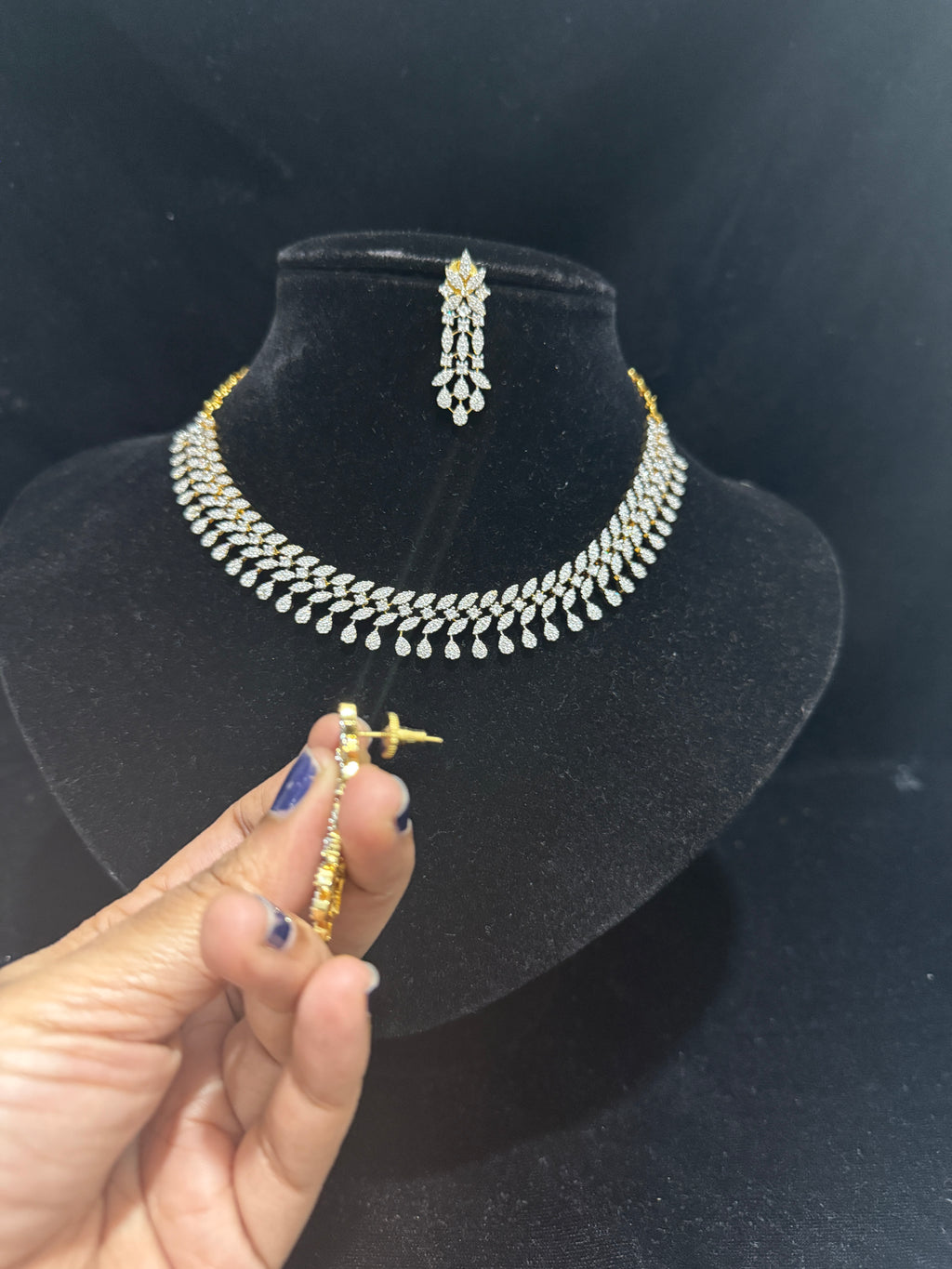 Cz necklace set wih earrings!