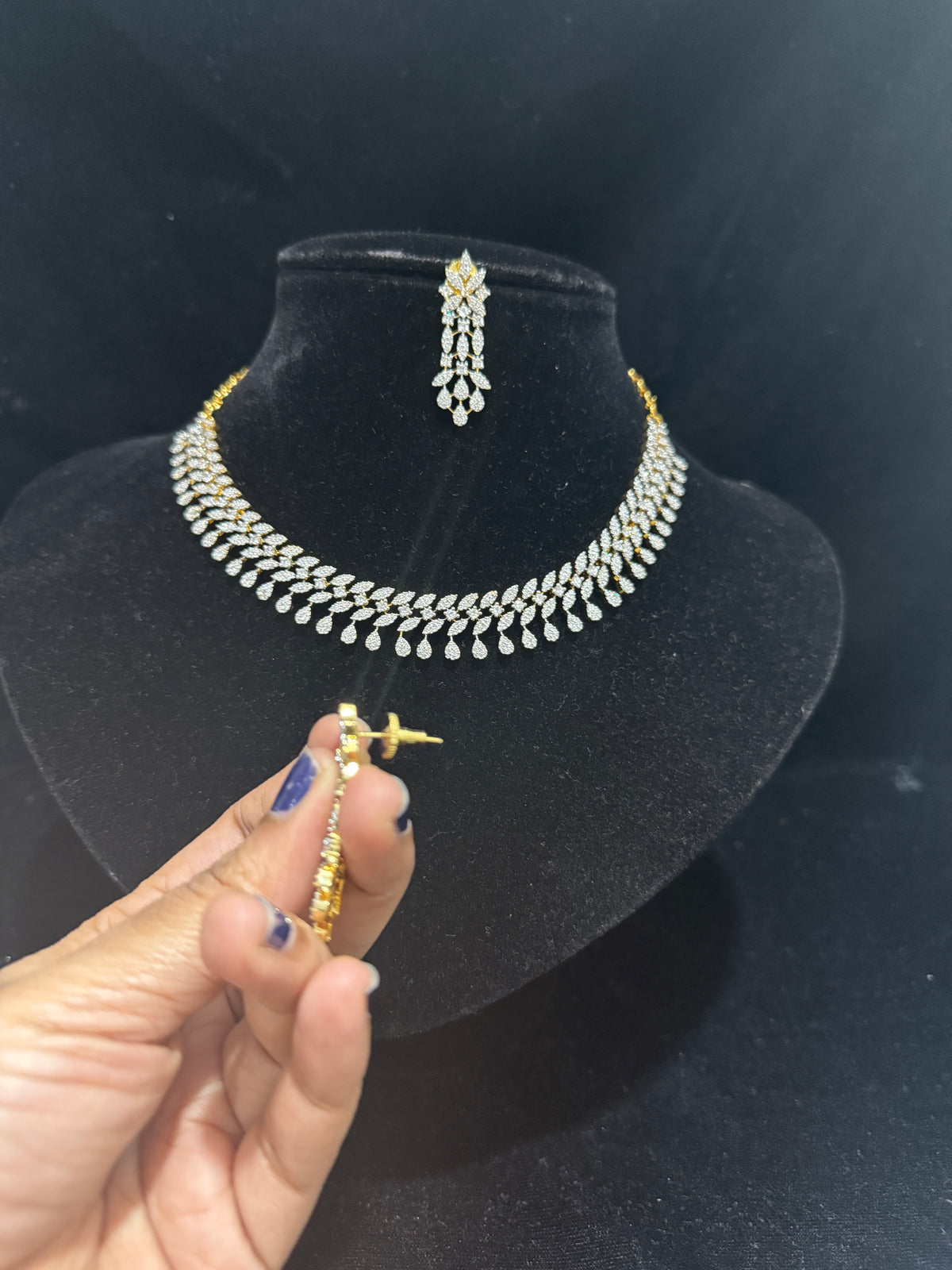 Cz necklace set wih earrings!