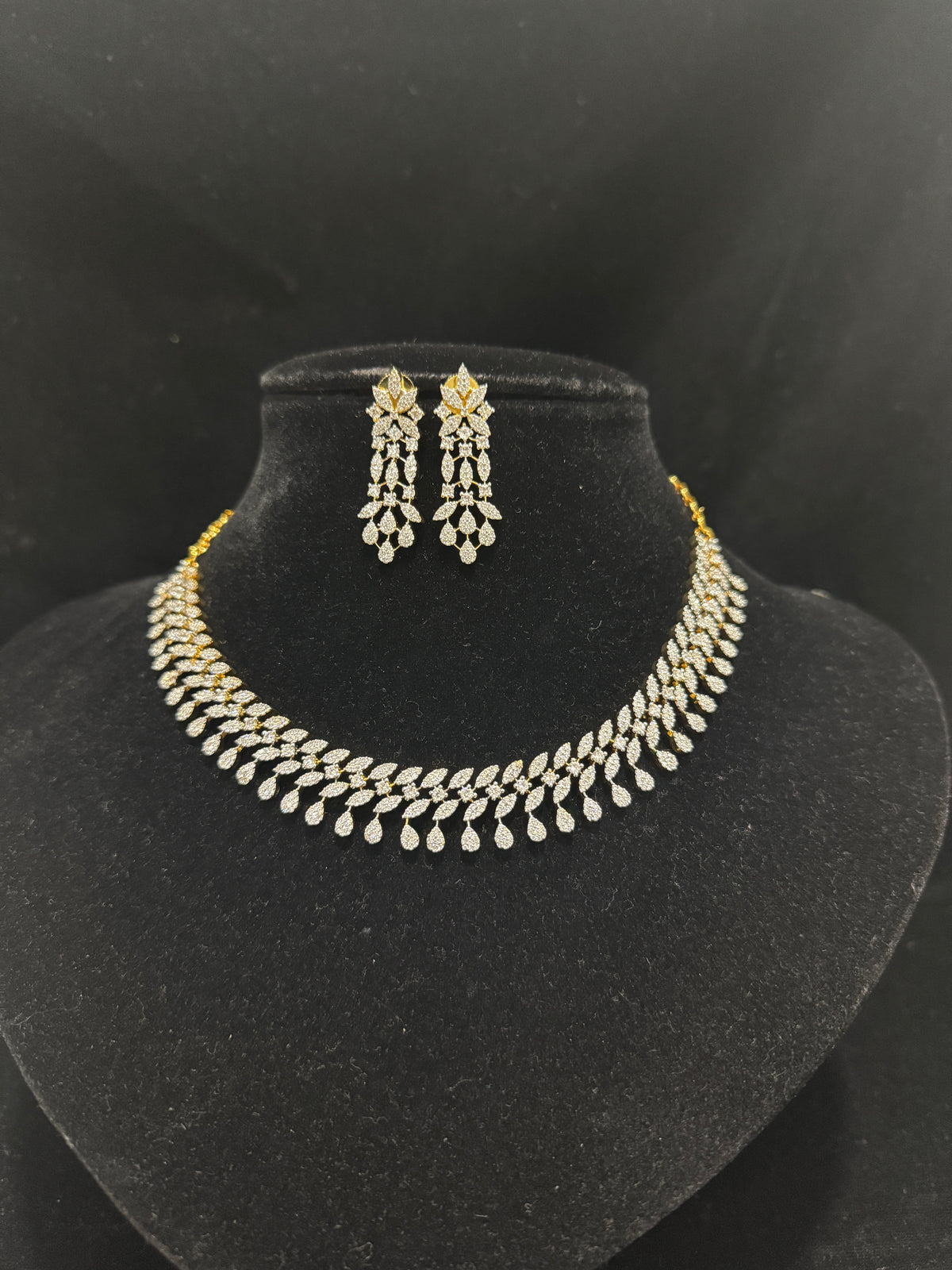 Cz necklace set wih earrings!