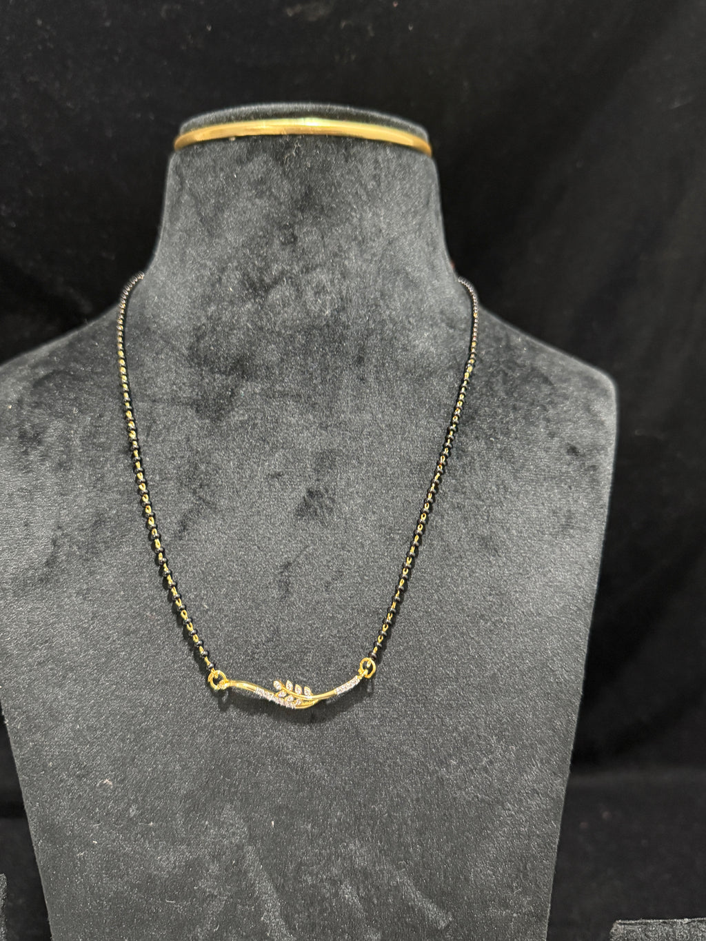 Black beads chain with pendant!