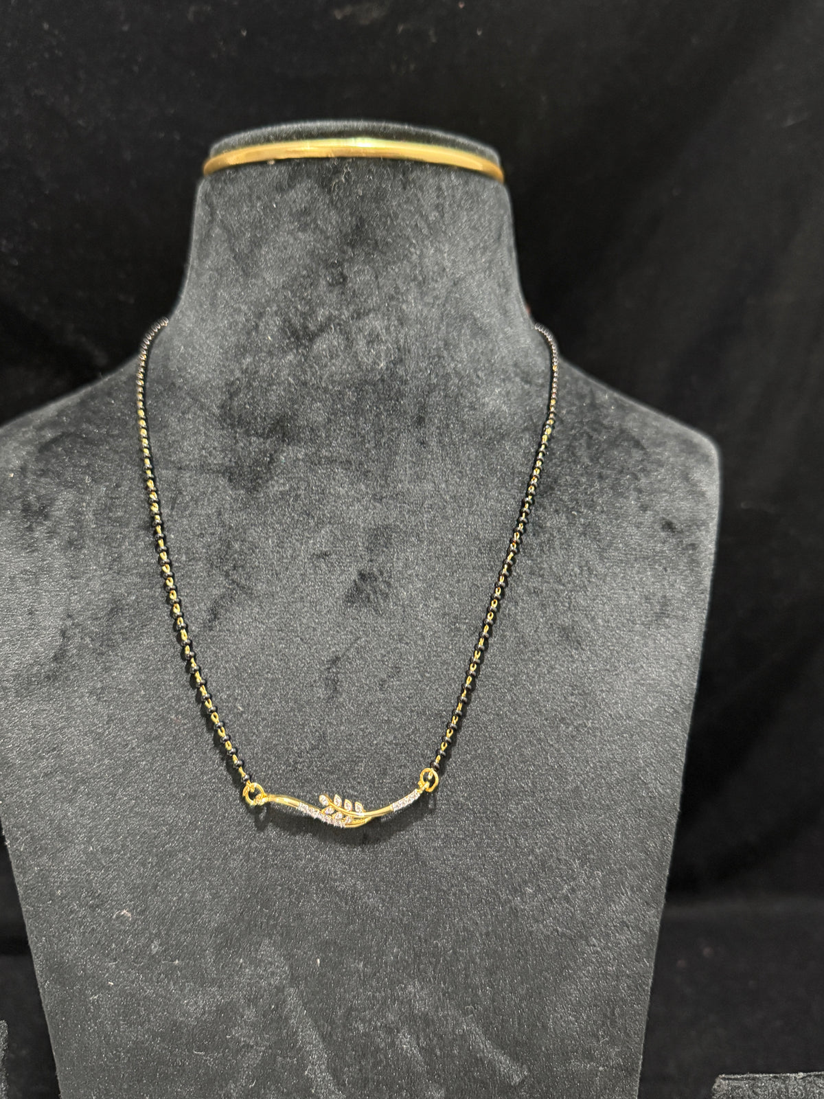 Black beads chain with pendant!